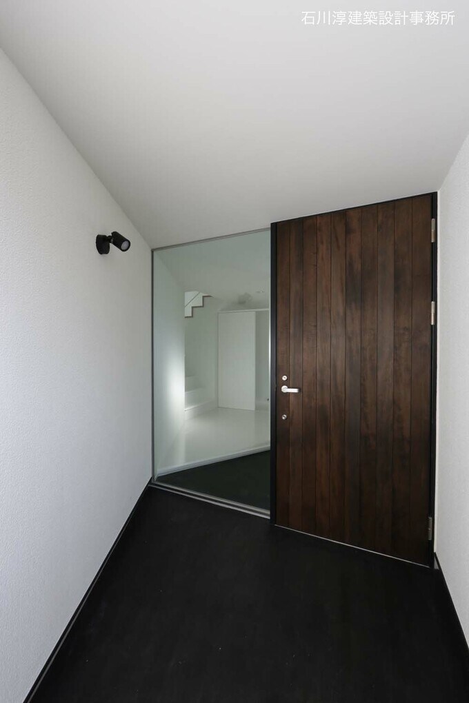 外から見た玄関