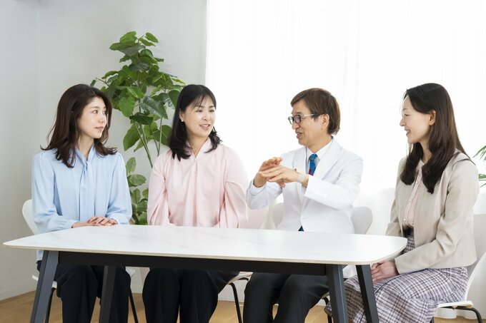 対談している様子