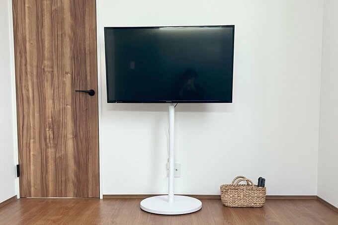 TVは固定せず、スタンドで移動できるように