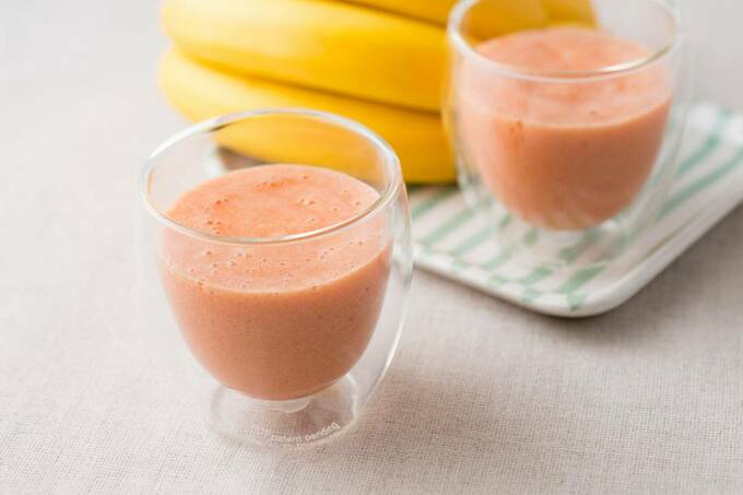 バナナとトマトジュースのスムージー