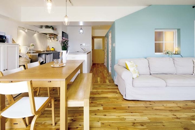 開放感がありながらも落ち着いた雰囲気のリビングとダイニング