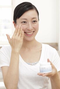 「ちふれ 美白 うるおい ジェル」を試してもらいました!