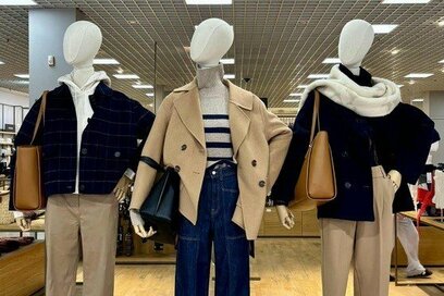 80代、フランスマダムの「おしゃれのルール」。素材は軽く、色はベーシックに