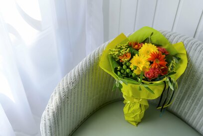 お菓子や下着に花…「買う」ことが寄付・支援に。自然と社会貢献できる買い物とは