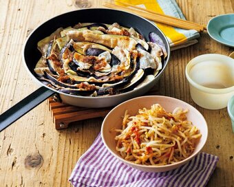 じゅわっとおいしい「豚バラとナスのフライパン蒸し」と電子レンジの簡単副菜