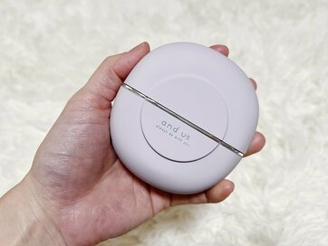 外出中に使えるスリコの「ヒートコーム」が便利。さっととかすだけで“髪のうねり問題”を解決