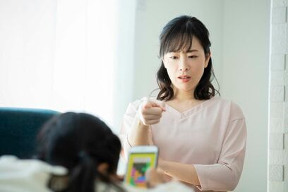 子どものスマホやゲームは規制しなくていい。しかる前に親がやっておきたい「目からウロコの対策」