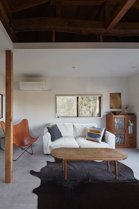 天井の小屋組みを見せる意匠