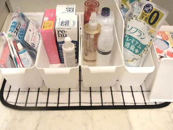 掃除グッズ、コンタクト用品、ヘアケア・化粧品類、柔軟剤のストック