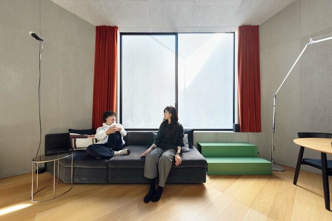 断熱性の高いトリプルガラスの窓