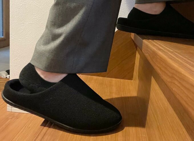 スリッパで階段を上り降り