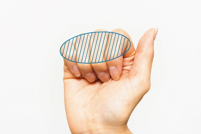 指を折り曲げた様子