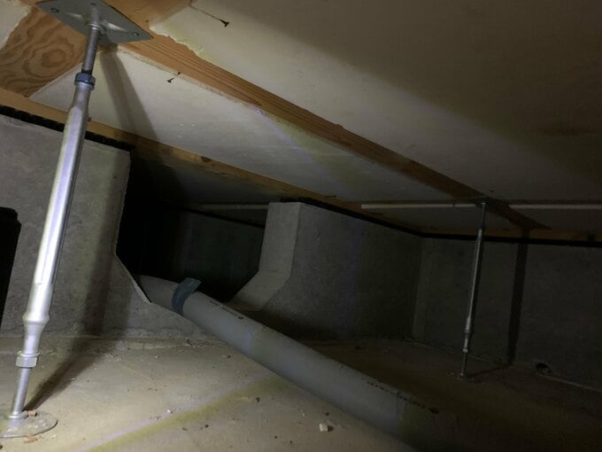 床下の様子