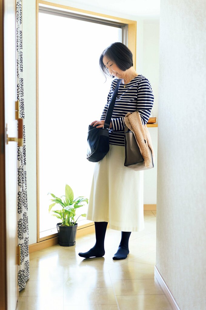 出がけの女性