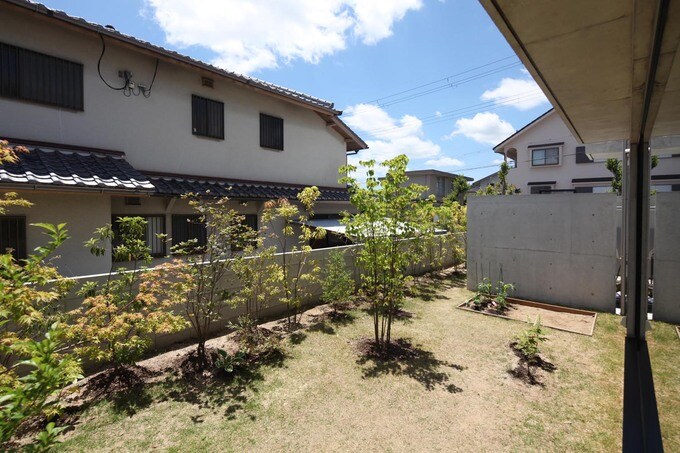 近隣の目線をさえぎる