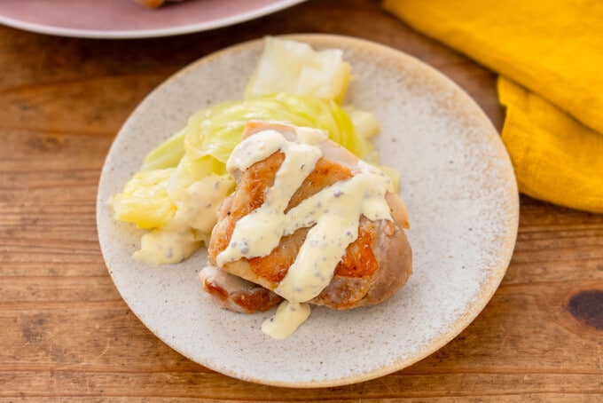 ソースをかける