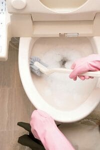 ブラシでこすり洗い