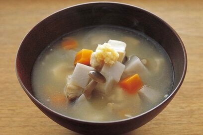 体の芯からぽかぽかの「けんちん汁」。大根やサトイモがおいしい冬の健康レシピ