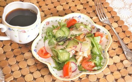 固くなった食パンを活用！暑い日に食べたいイタリア風サラダ