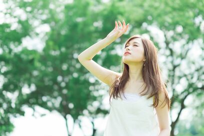 6月の紫外線に気をつけて！雨や曇りでも長時間浴びるとシミ・シワのリスク