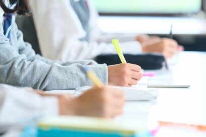 子どもは「幼いうちに受験させた方がいいのか」問題。中学受験までは子どもの納得が大切