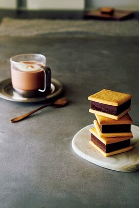 絶品「生チョコサンド」のつくり方。しっとりクッキーのごほうびスイーツ