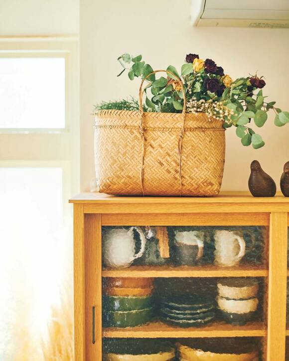 カゴにドライフラワー