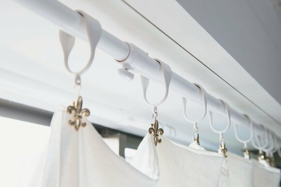 カーテンリング　つっぱり棒