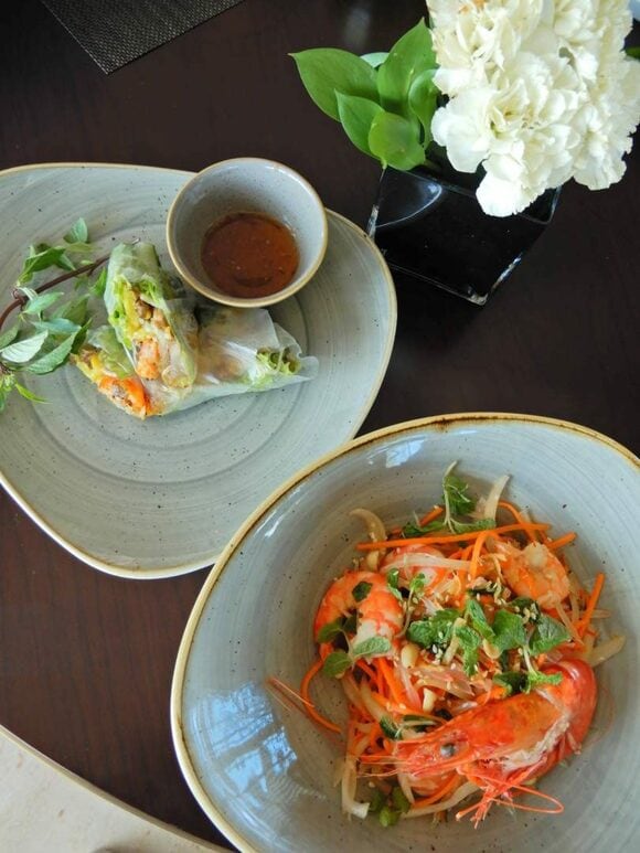 サラダと生春巻き