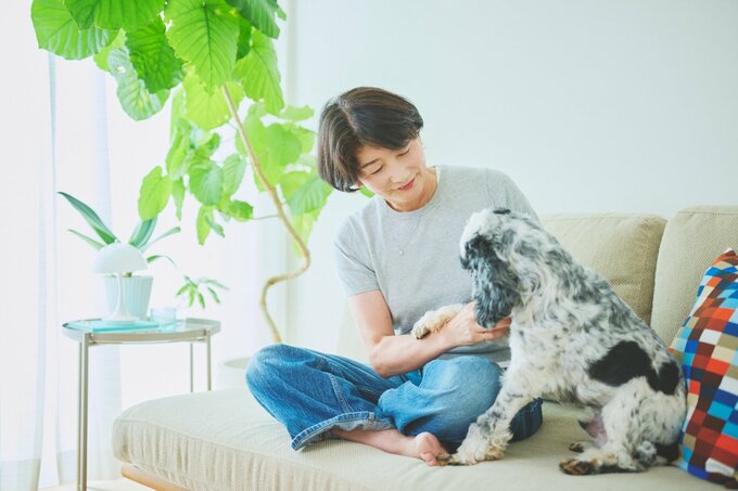 犬と遊ぶ中道あんさん