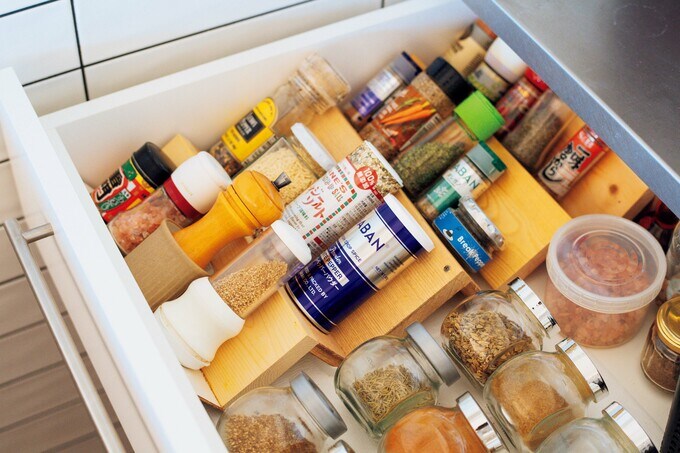 斜めに収納できるようにラックを手づくり