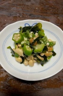 ずるいやせ飯(大豆、オクラ、ワカメのあえ物)