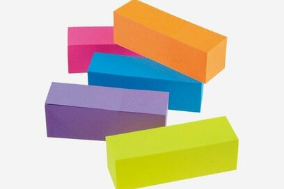 100円ショップの「神コスパ」アイテムを大調査。ダイソーの“ふせん”はなんと800枚入り