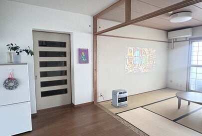 持たない母子3人暮らしの「クリスマス」。飾りも最小限、料理も市販品アレンジ