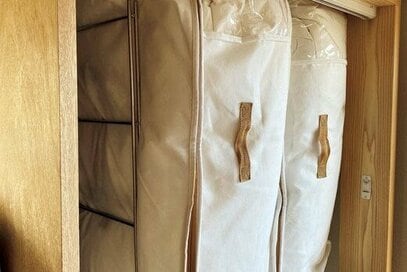 使っていない布団や毛布の収納スペース問題。「専用ケース」を使って上手に解消