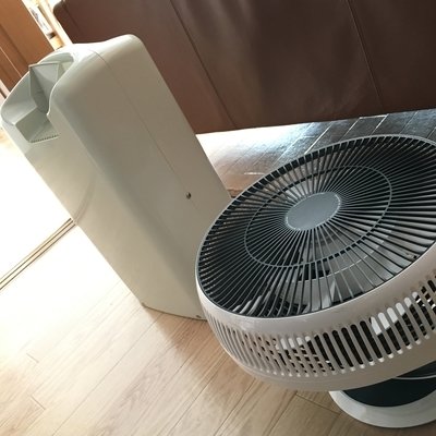 除湿乾燥機とサーキュレーター