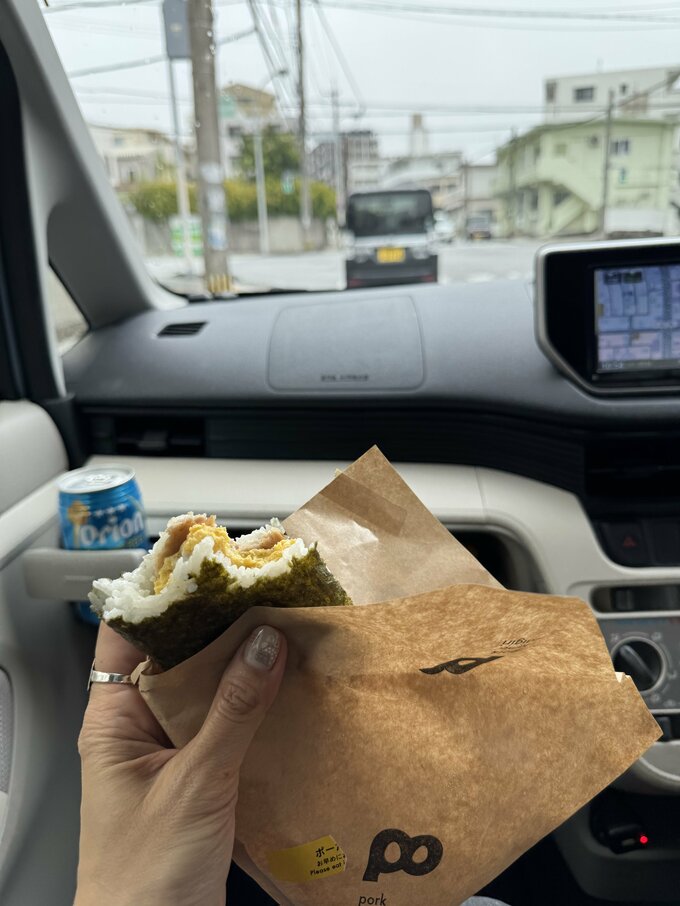 レンタカー車内