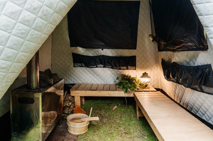 テントサウナの中