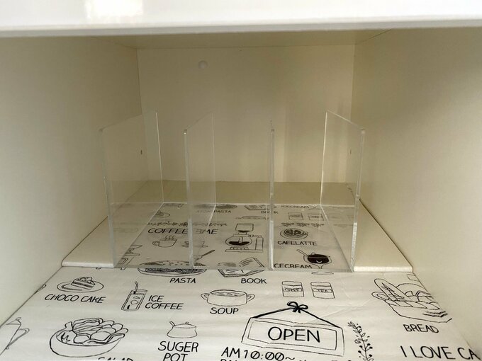 両側にカラーボードを設置