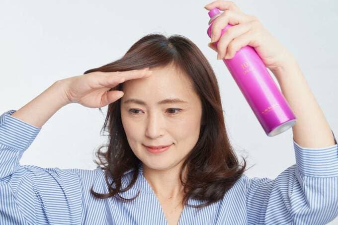 キープ系のスプレーをかける