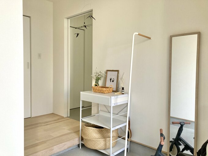 玄関から見た洗面所