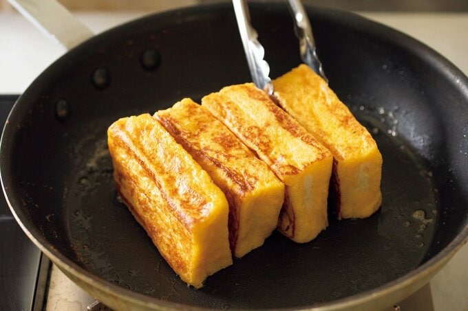 フライパンに食パン