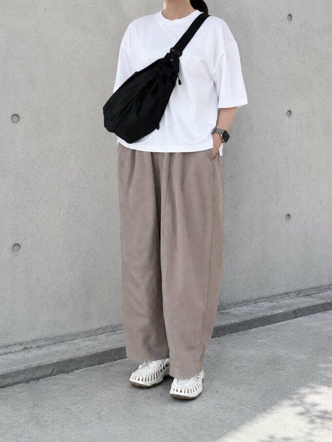 GUの白T
