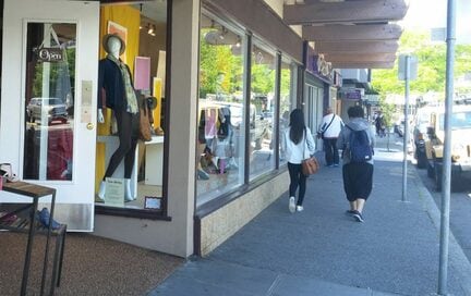 友人を誘うとき、英語でネイティブっぽく言うには？