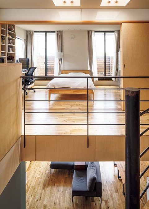 子世帯の寝室から母の寝室を見たところ