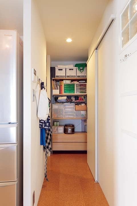 キッチン奥のパントリー