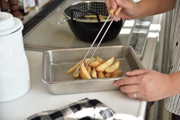 メッシュトレーとバットに広げて油きりも時短に