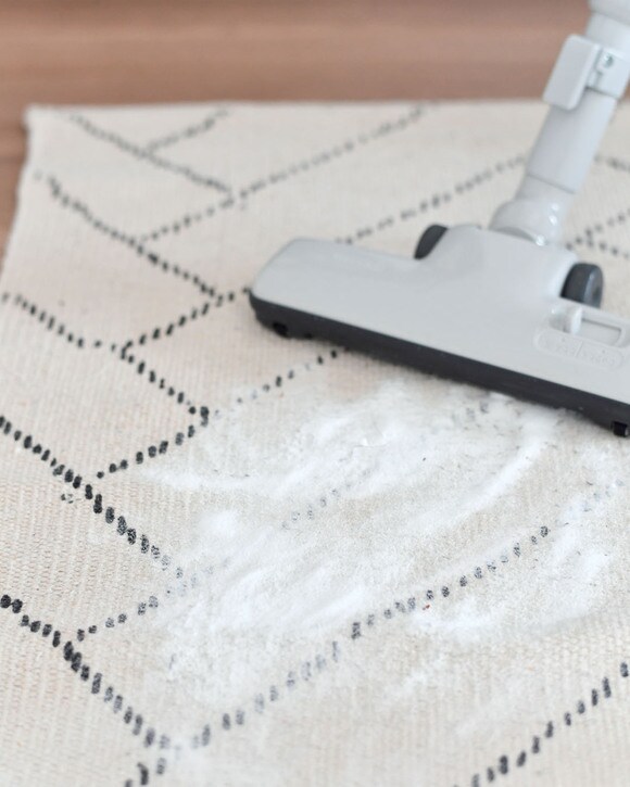 カーペットに掃除機