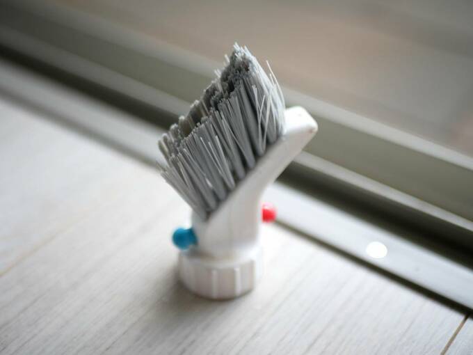 ペットボトルにつけるブラシ