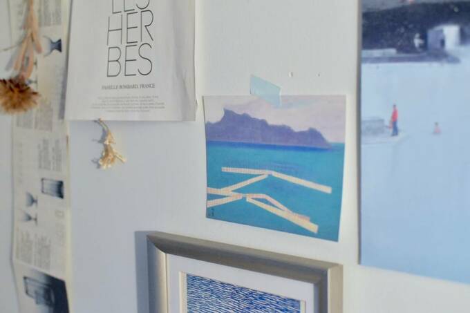 写真の上にテープではった様子